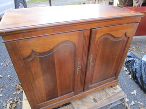 lot 27 image: Sideboard