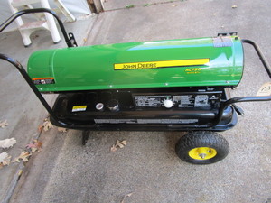 lot 13 image: John Deere Heater