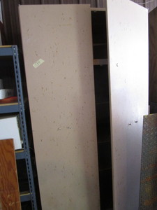 lot 119 image: Metal Cabinet