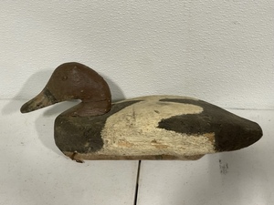 lot 4 image: Vintage Wood Duck Decoy