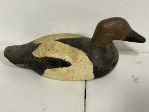 lot 8 image: Vintage Wood Duck Decoy