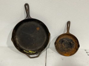 lot 11 image: Cast Iron Pans
