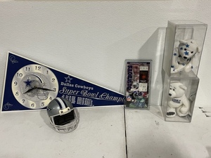 lot 74 image: Dallas Cowboys Collectibles