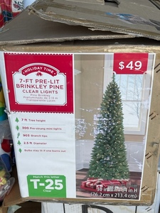 lot 28 image: 7 Foot Pre-Lit Christmas Tree