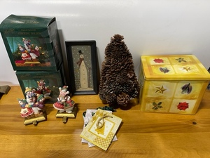 lot 45 image: Stocking Fireplace Holders and other Christmas Decor