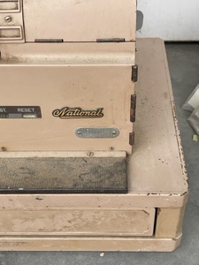 lot 51 image: Vintage Cash Register