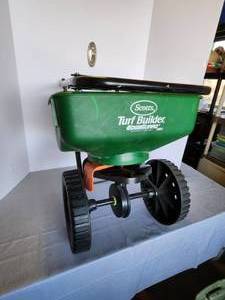 Scotts Turf Builder Edgeguard Spreader
