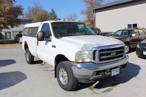 lot 1 image: 2003 FORD 250 SUPER DUTY XLT 2DR Standard Cab 4WD LB
