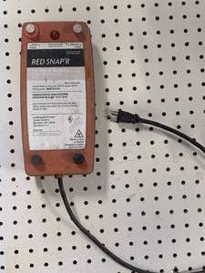 Red Snapper Electric Fence Controller 15 Mile 66B ZAREBA