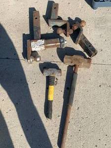 Hitch & Sledge Hammer Lot