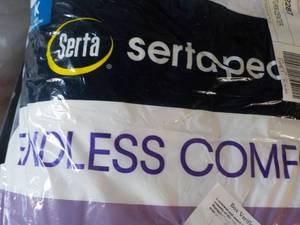 lot 8 image: 1 Comfort Complete Size King Pillow...