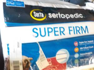 lot 11 image: 1 Serta Size SQ Super Firm Pillow...