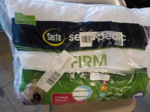 lot 12 image: 1 Serta Size SQ  Firm Pillow...