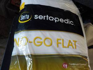 lot 14 image: 1 Serta No Go Flat size K Pillow ...