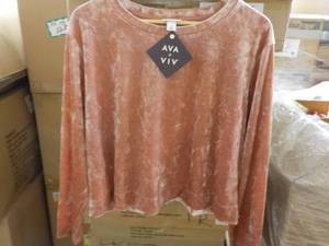 lot 24 image: 42 AvaViv Velour Tops, size X, 1x a...