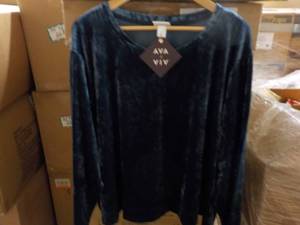lot 25 image: 28 Ava Viv Velour Tops size 3x and ...