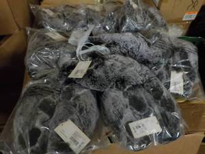 lot 44 image: 10 Pair Stars Above Slippers size ...