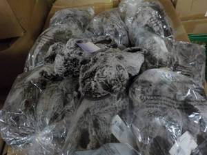 lot 46 image: 10 Pair Stars Above Slippers size ...