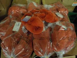 lot 48 image: 10 Pair Stars Above Slippers size ...