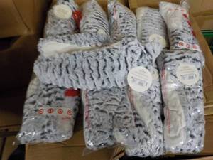 lot 50 image: 10 Pair Slipper Booties size ML ne...