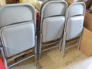 lot 79 image: 4 Folding Chairs one has a ripped ...