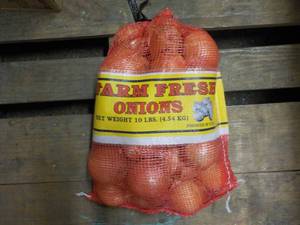 lot 138 image: 1 bag of 10 pound Farm Fresh Onions...