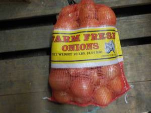 lot 139 image: 1 bag of 10 pound Farm Fresh Onions...