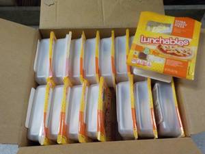lot 189 image: 16 Extra Cheesy Pizza Lunchables...