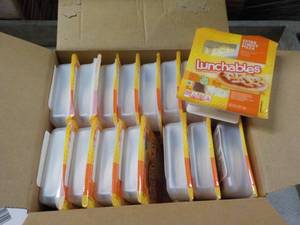 lot 190 image: 16 Extra Cheesy Pizza Lunchables...