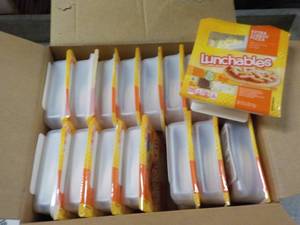 lot 191 image: 16 Extra Cheesy Pizza Lunchables...