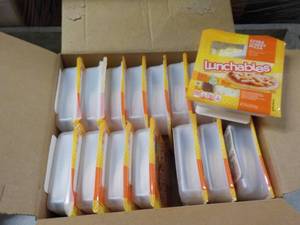 lot 199 image: 16 Extra Cheesy Pizza Lunchables...