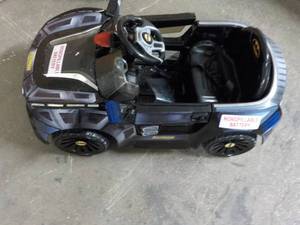 lot 107 image: Batman Battery Operated Car- untest...