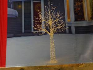 lot 113 image: LED Tree of Lights 7 Ft High...