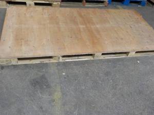 lot 121 image: 44 x 90 x 6 Pallet with solid wood...