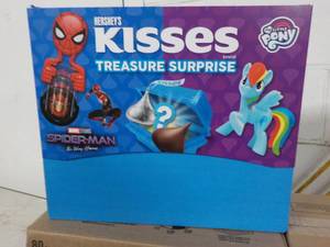lot 318 image: 2 - 80 Ct Hersheys Kisses Surprise...