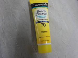 lot 326 image: Banana Box Full of Neutrogena Beach...