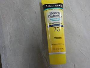 lot 327 image: Banana Box Full of Neutrogena Beach...