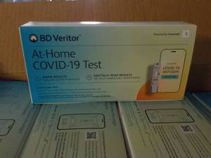 lot 370 image: Case of BD Veritor Covid 19 Test Ki...