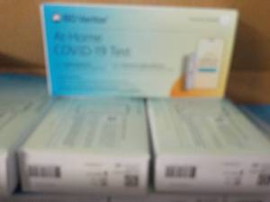 lot 372 image: Case of BD Veritor Covid 19 Test Ki...