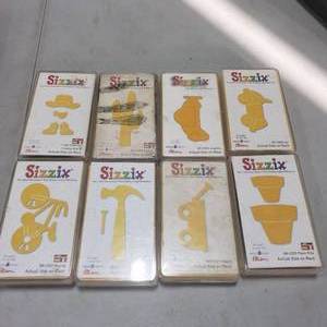 lot 11 image: 8-Sizzix Dies