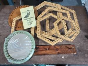 lot 29 image: Lot Of Assorted Spin Knit Weaving Looms & Pom Pom Making Frame