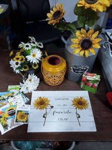 lot 34 image: Lot Of Sunflower Decor