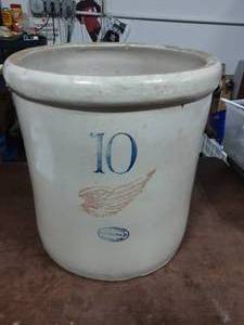 lot 43 image: 10-Gallon Red Wing Crock With Handles
