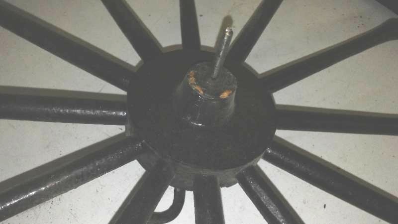 lot 32 image: 2 Spinning Wheel Wheels