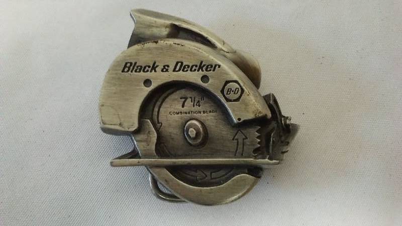 lot 23 image: Black And Decker Belt Buckle Power Saw, 3d