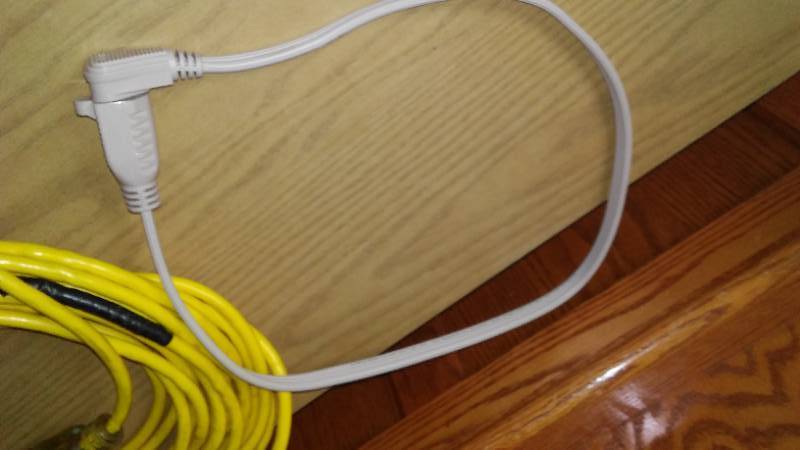 lot 39 image: Extension cords (3).