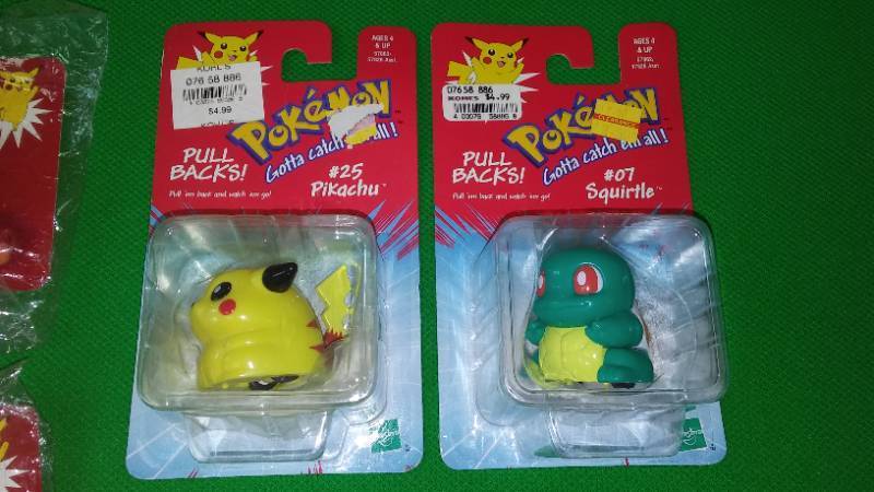 lot 43 image: New Pokmon Figures.