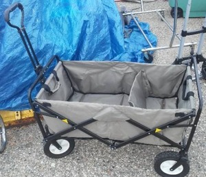 lot 704 image: Collapsible Soft Sided Garden Cart  Wagon