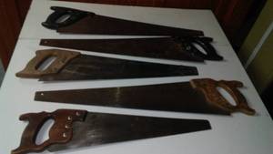 lot 220 image: (8) Handsaws.
