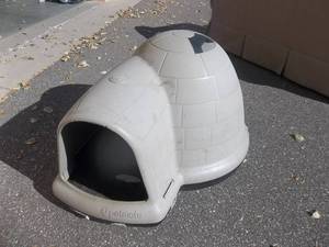 Petmate Indigo Igloo Style Dog House 45x40x30